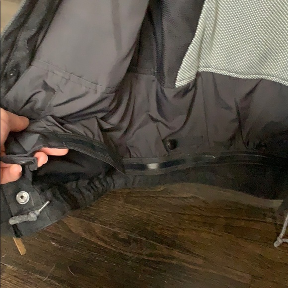 Holden Snowboard Jacket - Picture 8 of 10